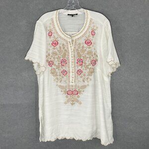 Andree by Unit Top Women‎ 1X Floral Embroidered Short Sleeve Lightweight Blouse